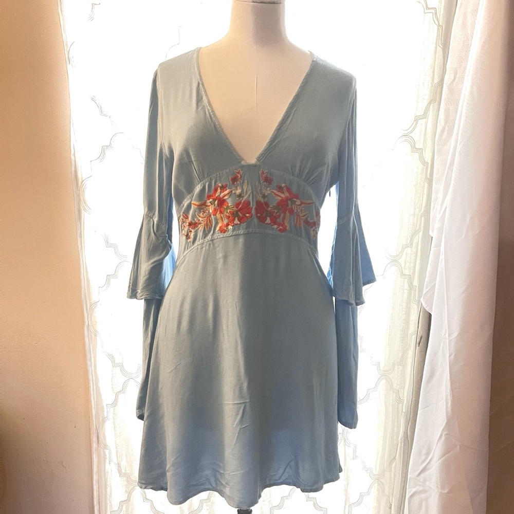Beautiful embroidery mini dress- Size S